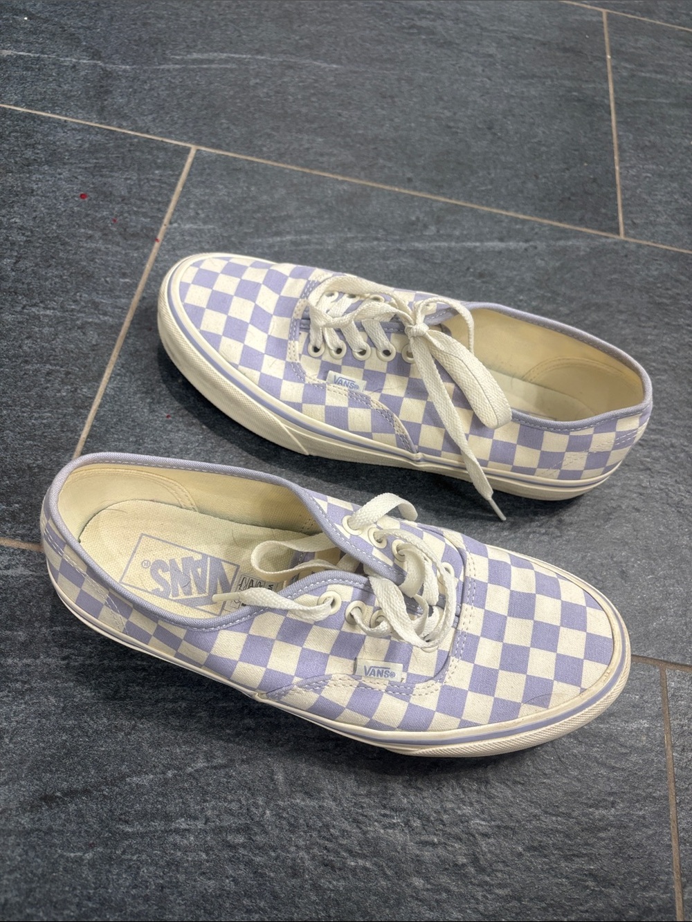 Vans classic Low-Top Sneakers in Lavender and White